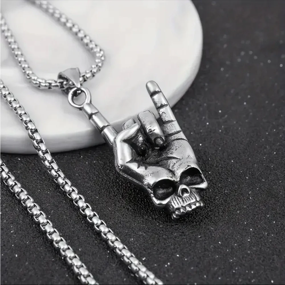 Skull hand‎ sign pendant silver plated necklace faux fashion jewelry